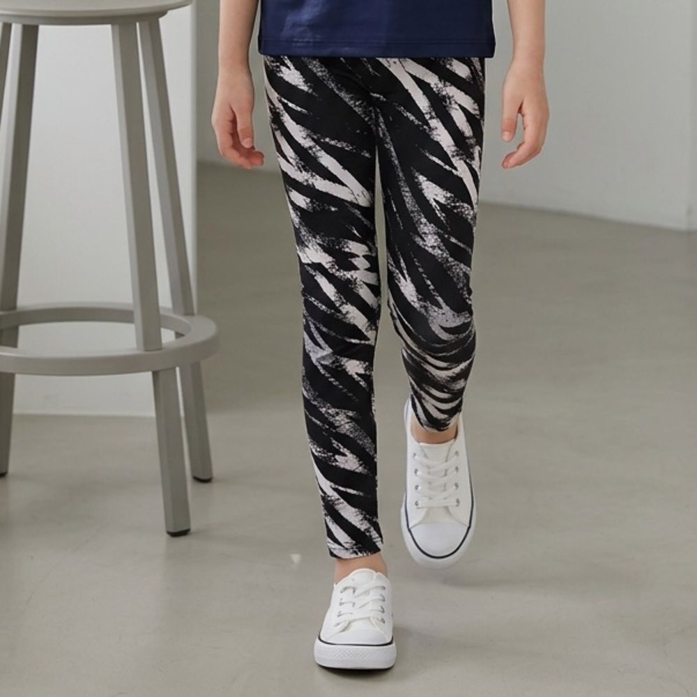 NWT Activ 8 Girls Black & White Full Length Leggings - Size L/10